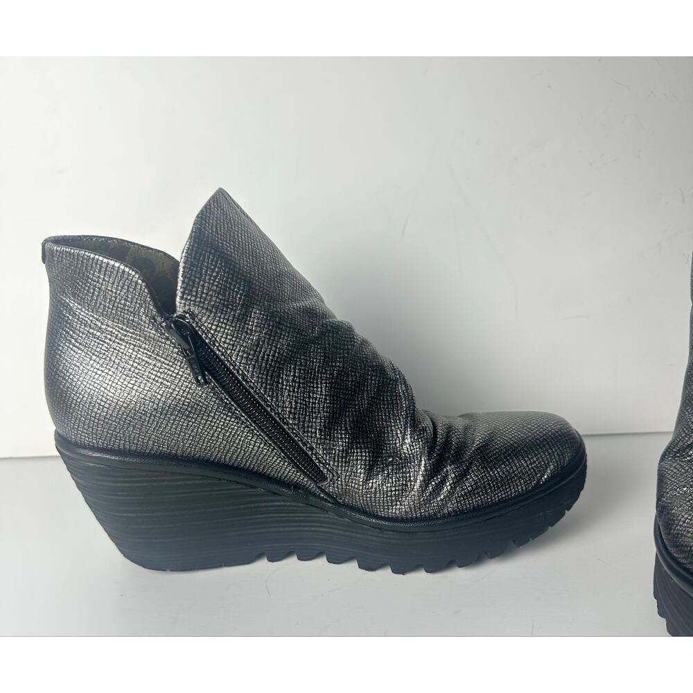 Fly London yip wedge ankle boots in metallic silver leather women's size 8 39 - Picture 6 of 10